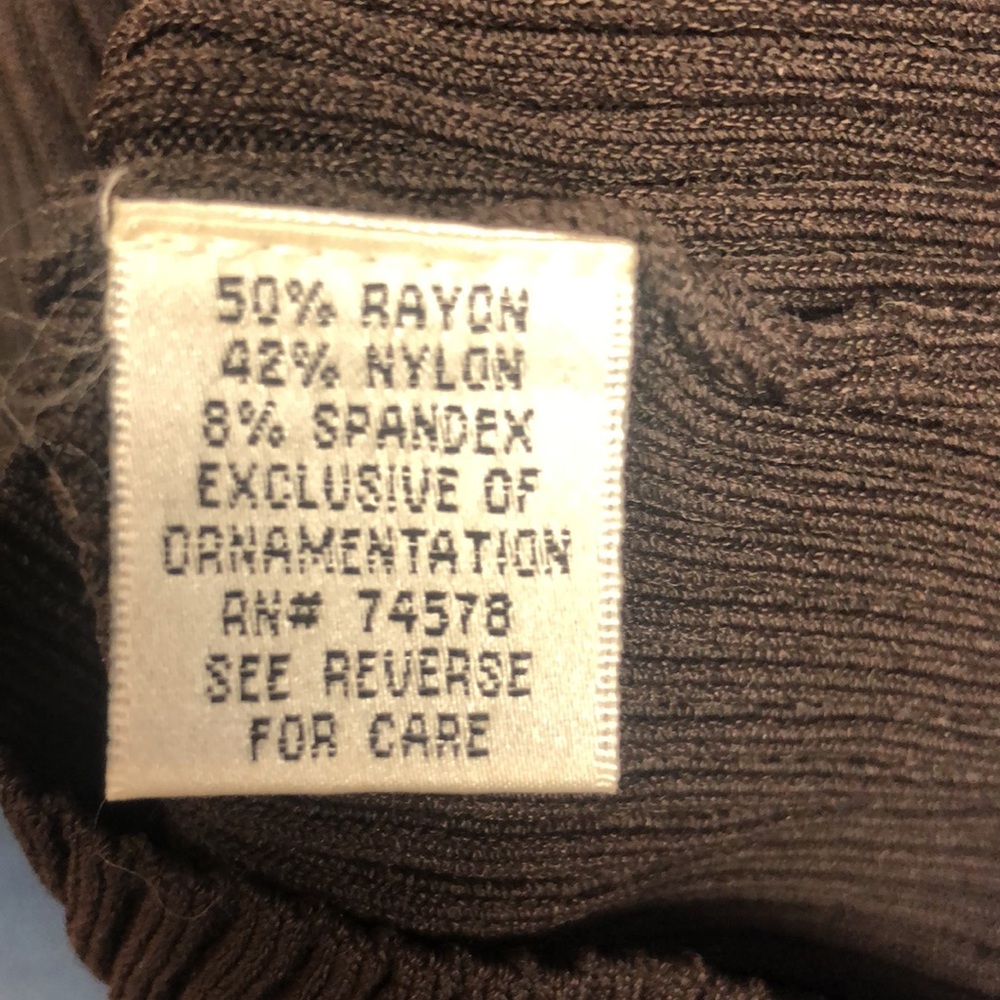 COPY - Caché brown top. - Picture 7 of 8
